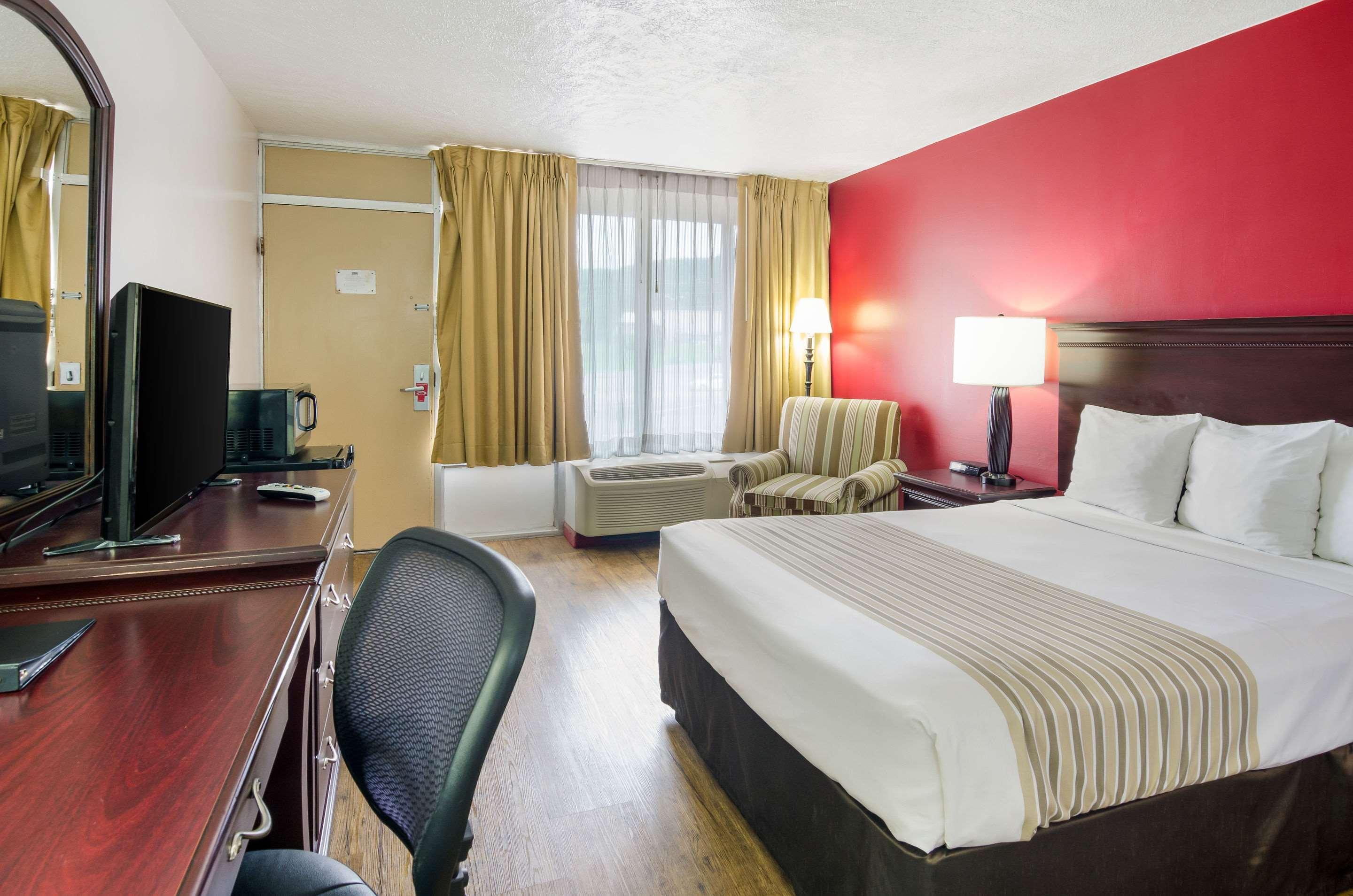 Econo Lodge Marion I-81 Exteriör bild
