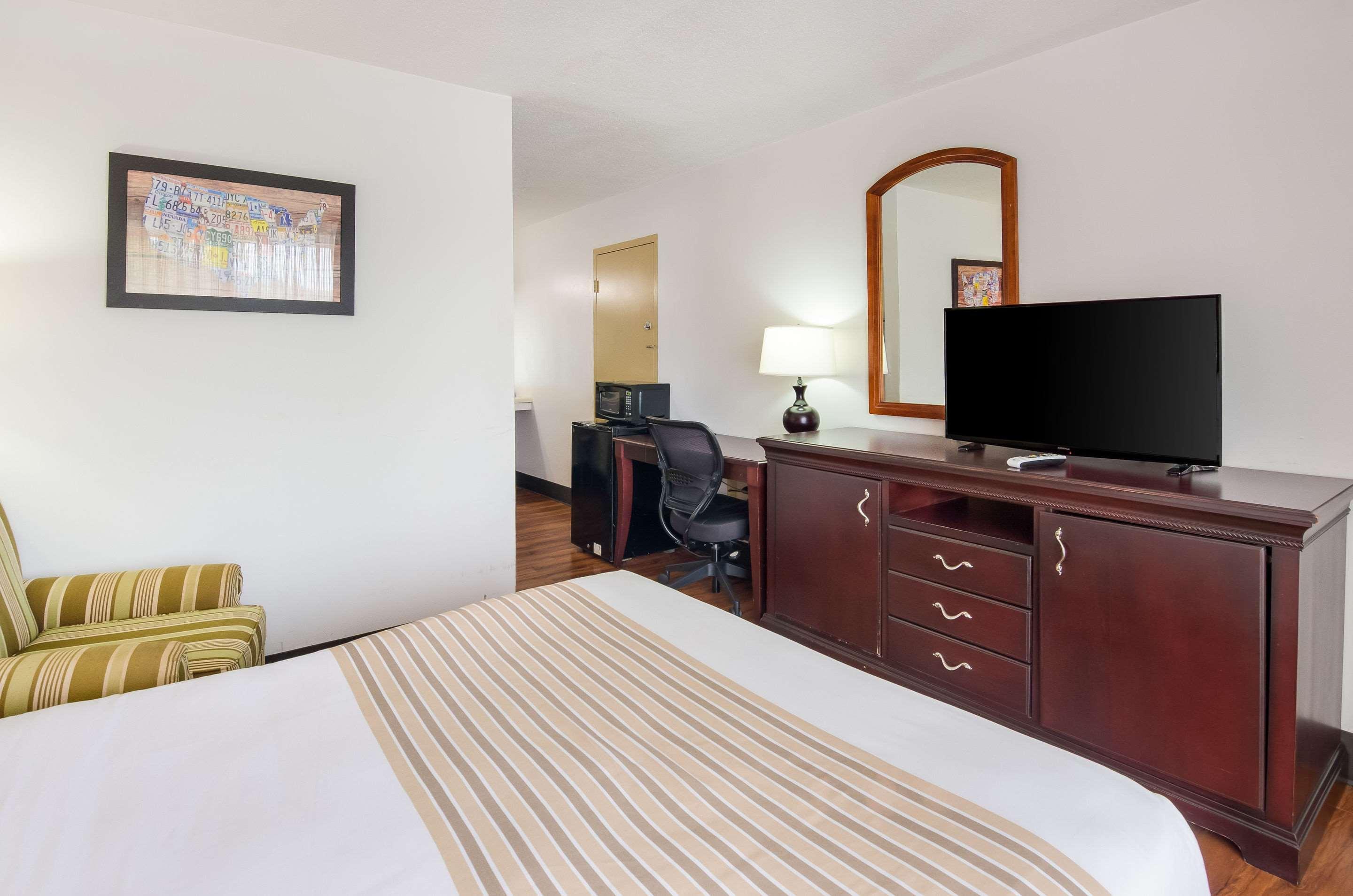 Econo Lodge Marion I-81 Exteriör bild