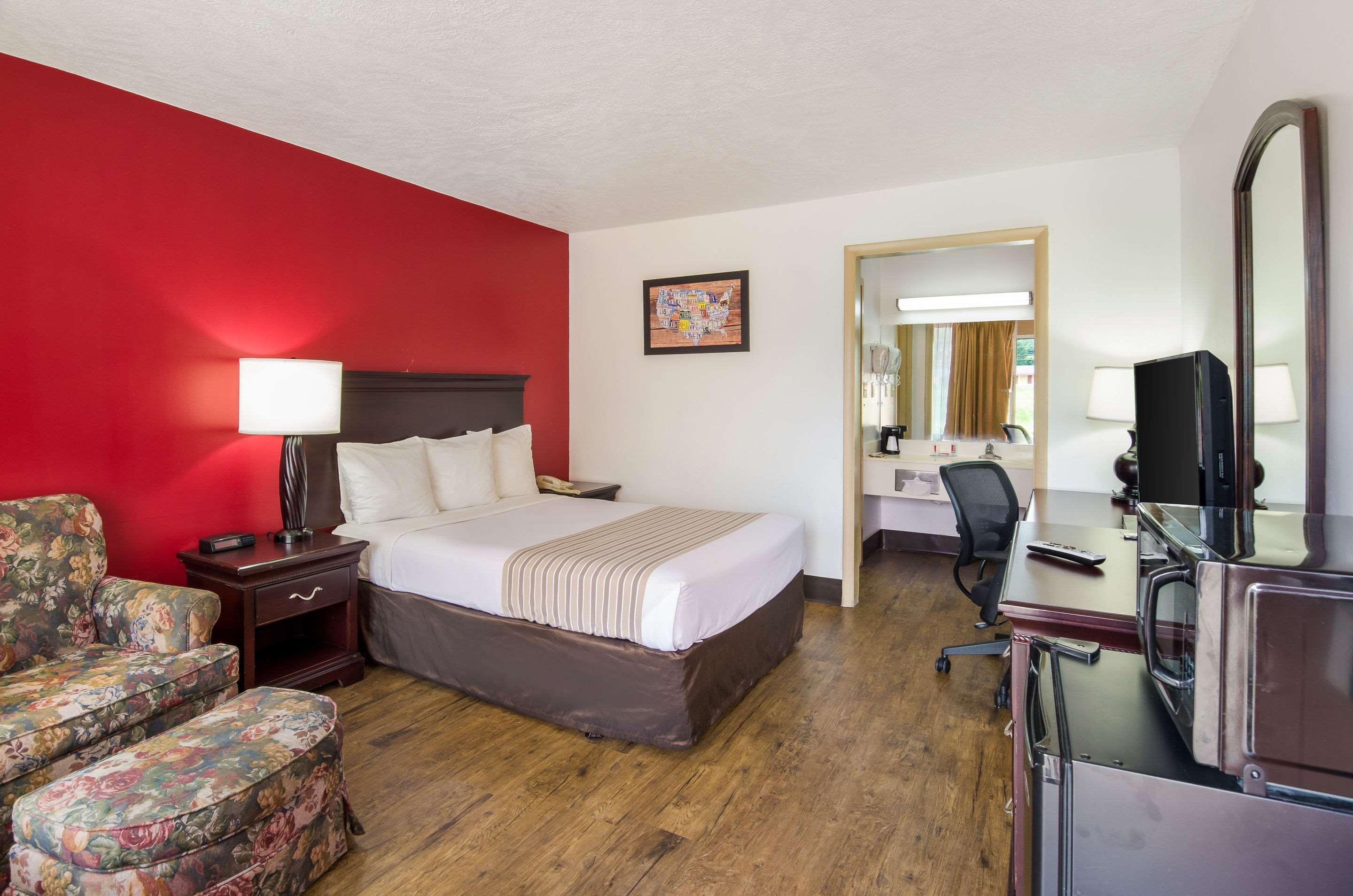 Econo Lodge Marion I-81 Exteriör bild