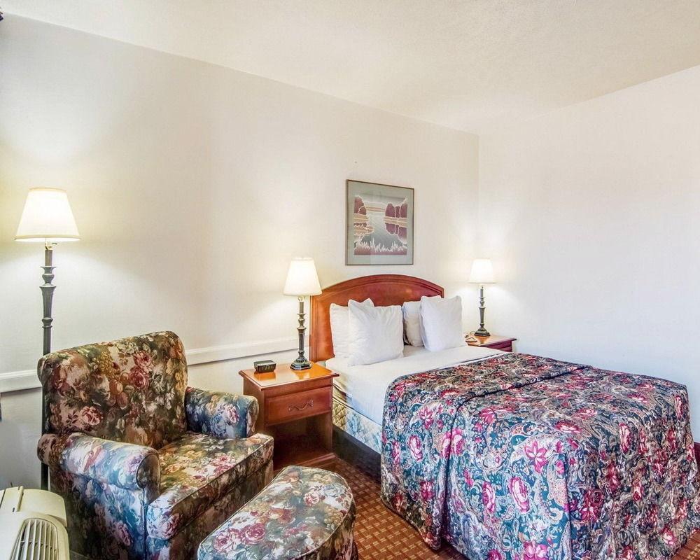 Econo Lodge Marion I-81 Exteriör bild